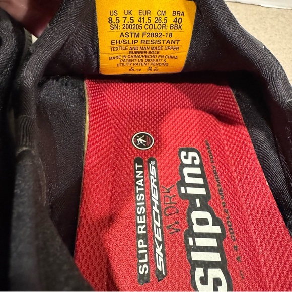 Skechers Men’s Black Slip-in Summit 8.5 Hands Free Work Slip-Resistant Sneakers - Picture 2 of 8